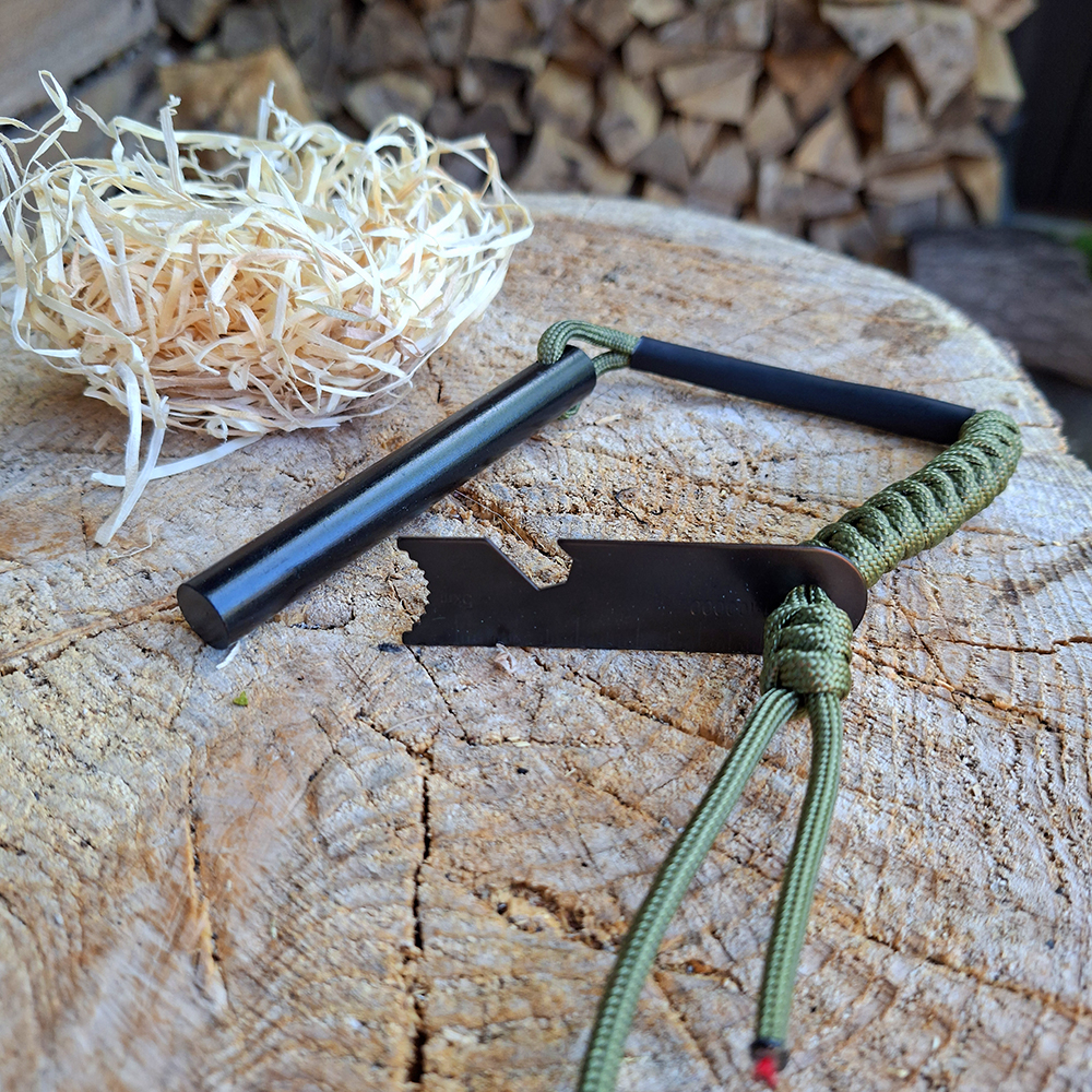 Stort ildstål med håndknyttet Fire & Fish cord.